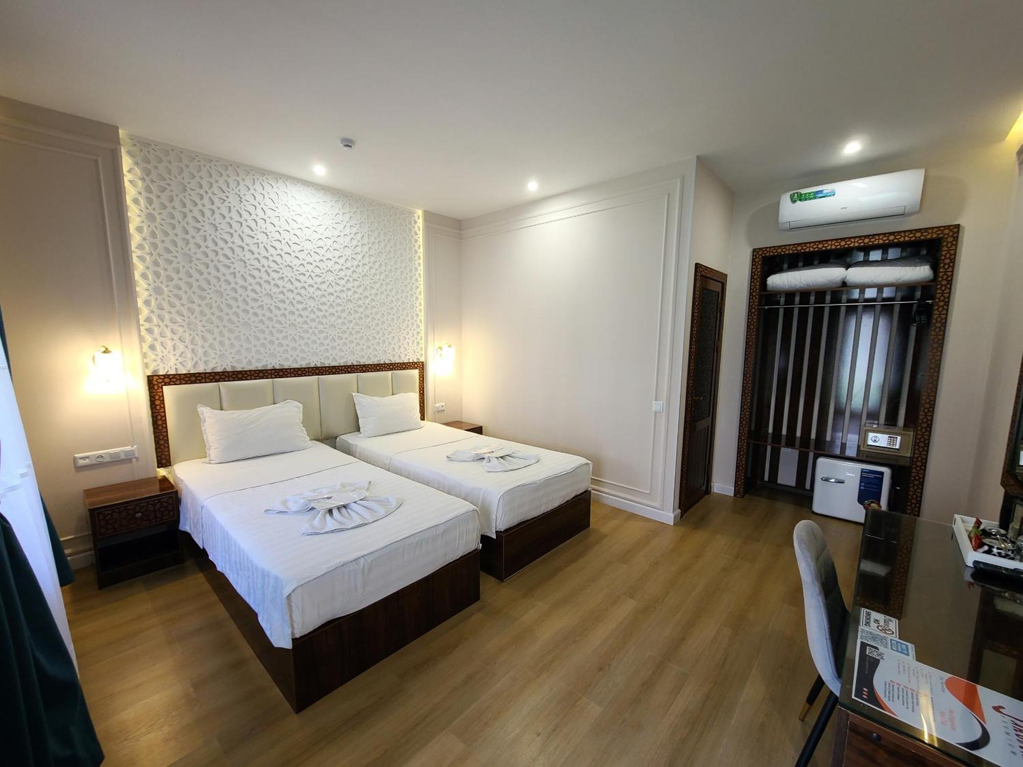 Jahongir Premium Hotel ซามาร์คันด์ ภายนอก รูปภาพ